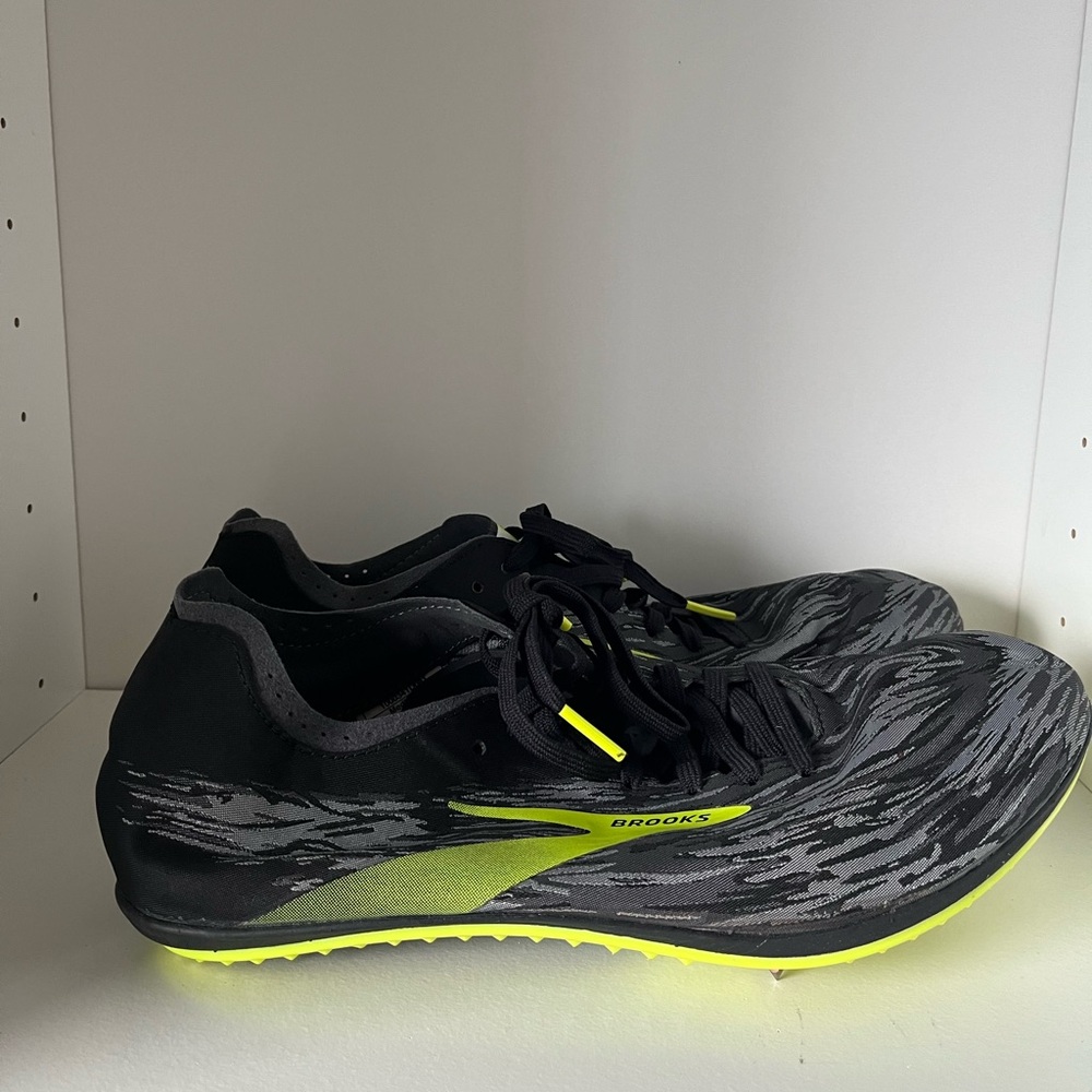 Brooks ELMN8 v5 unisex track spikes size 8 - Picture 2 of 10